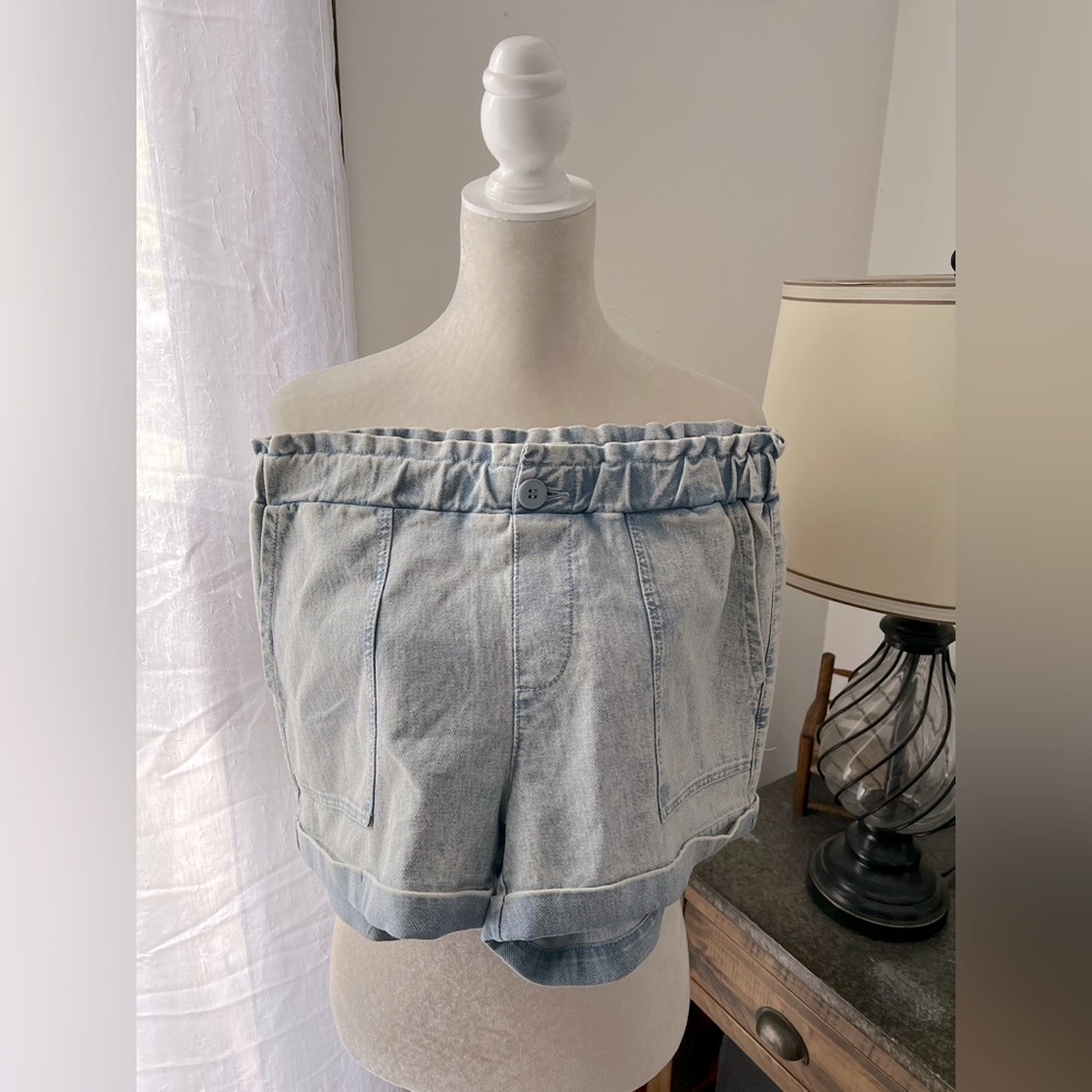 Blank NYC acid wash shorts